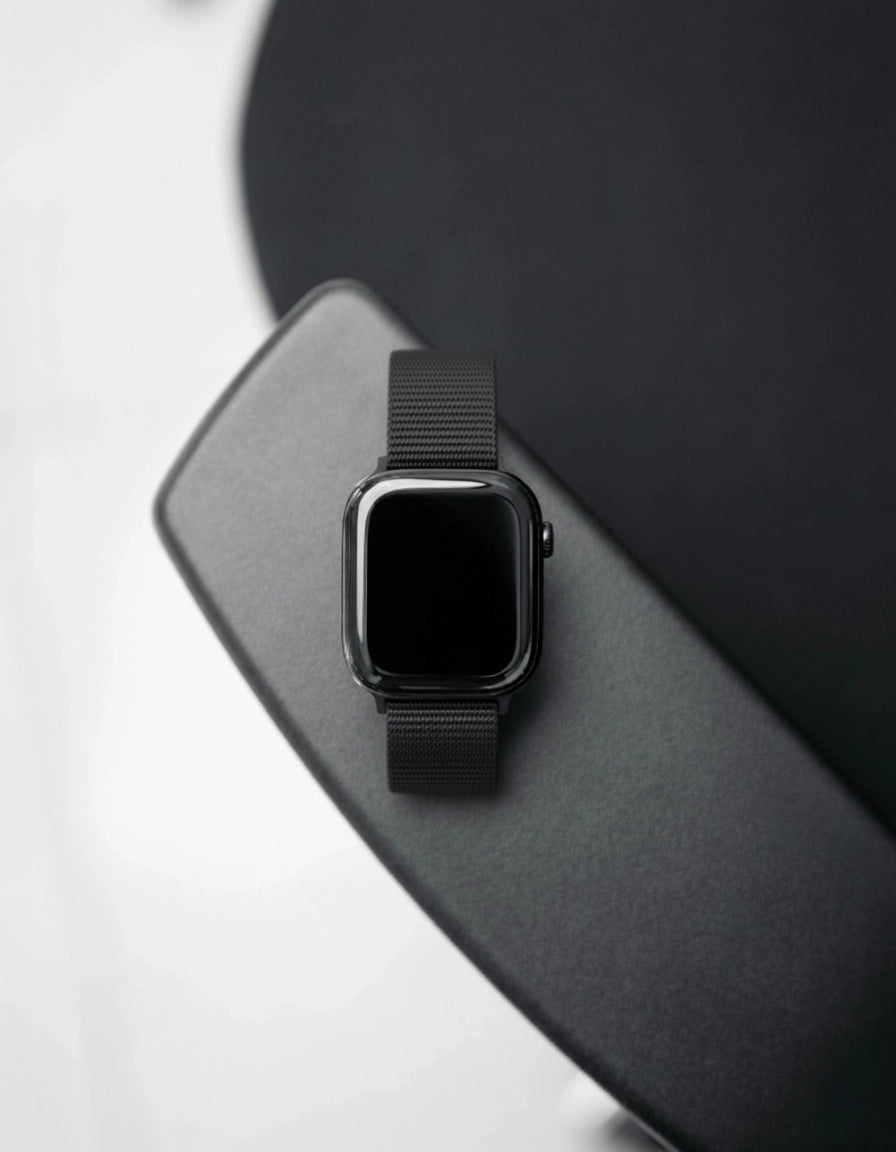 Apple logo Series 10 Watch (free nylon straps)