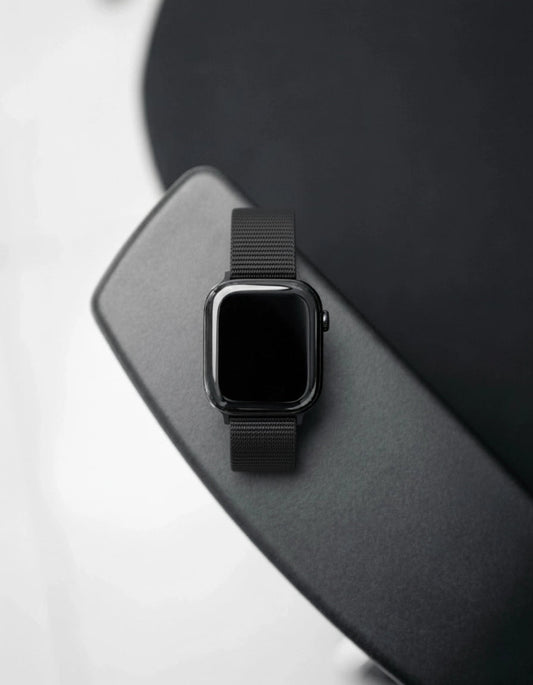 Apple logo Series 10 Watch (free nylon straps)